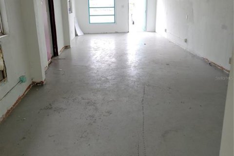 Propiedad comercial en alquiler en Saint Petersburg, Florida, 832.22 m2 № 1554837 - foto 15