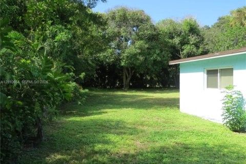 House in Stuart, Florida 2 bedrooms, 80.27 sq.m. № 2426566 - photo 7