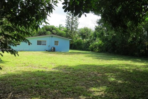 House in Stuart, Florida 2 bedrooms, 80.27 sq.m. № 2426566 - photo 4