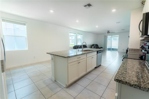 House in Davenport, Florida 4 bedrooms, 137.77 sq.m. № 1785568 - photo 7