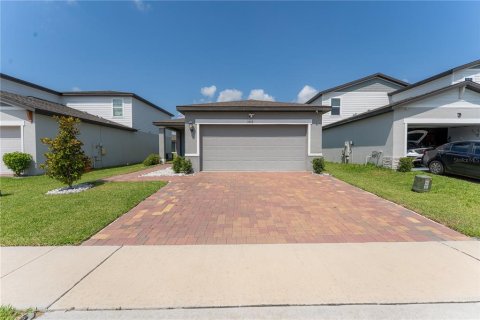 House in Davenport, Florida 4 bedrooms, 137.77 sq.m. № 1785568 - photo 3