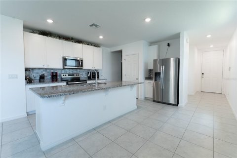 House in Davenport, Florida 4 bedrooms, 137.77 sq.m. № 1785568 - photo 8