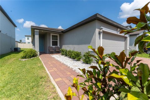 House in Davenport, Florida 4 bedrooms, 137.77 sq.m. № 1785568 - photo 1