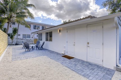 Casa en alquiler en Fort Lauderdale, Florida, 2 dormitorios № 1129245 - foto 1