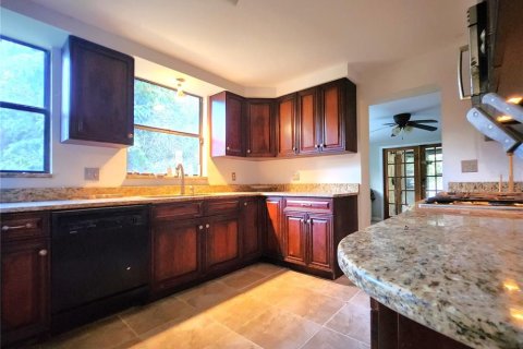 House in Tampa, Florida 2 bedrooms, 169.27 sq.m. № 2212957 - photo 13