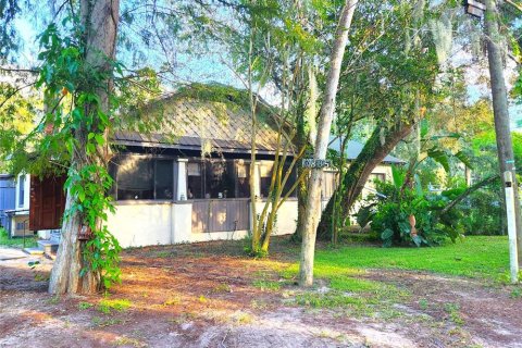 House in Tampa, Florida 2 bedrooms, 169.27 sq.m. № 2212957
