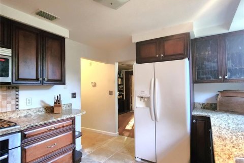 House in Tampa, Florida 2 bedrooms, 169.27 sq.m. № 2212957 - photo 15