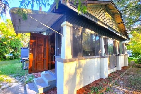 House in Tampa, Florida 2 bedrooms, 169.27 sq.m. № 2212957 - photo 7