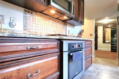 House in Tampa, Florida 2 bedrooms, 169.27 sq.m. № 2212957 - photo 16