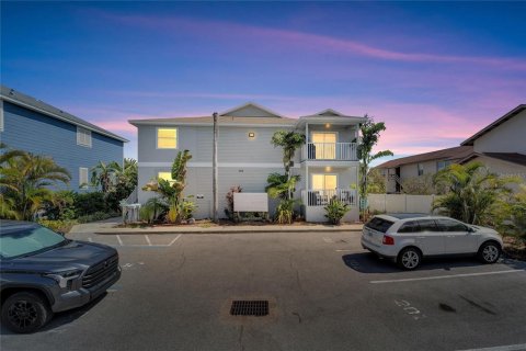Condominio en venta en Apollo Beach, Florida, 2 dormitorios, 106.09 m2 № 831058 - foto 1