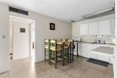 Condominio en venta en Gainesville, Florida, 2 dormitorios, 70.14 m2 № 1720616 - foto 9
