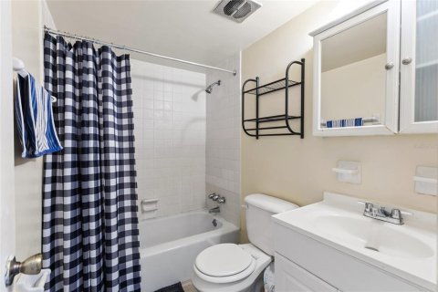 Condominio en venta en Gainesville, Florida, 2 dormitorios, 70.14 m2 № 1720616 - foto 12