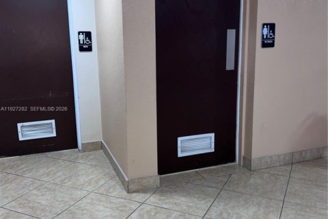 Condo in Lauderhill, Florida, 1 bedroom  № 2083921 - photo 19