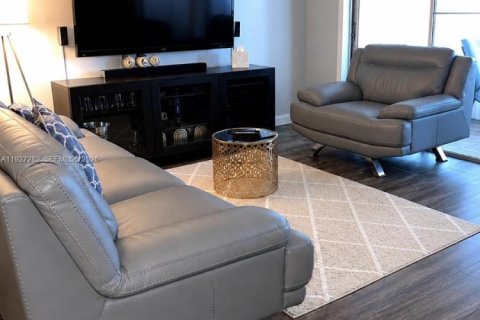 Condo in Lauderhill, Florida, 1 bedroom  № 2083921 - photo 4