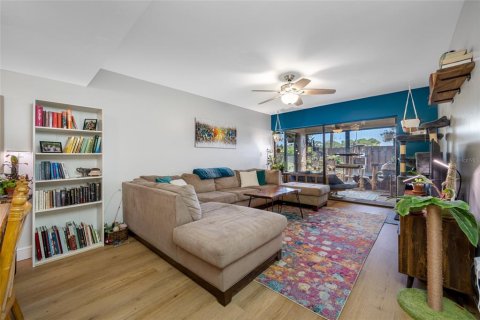 Condominio en venta en Saint Petersburg, Florida, 2 dormitorios, 90.58 m2 № 1883104 - foto 2