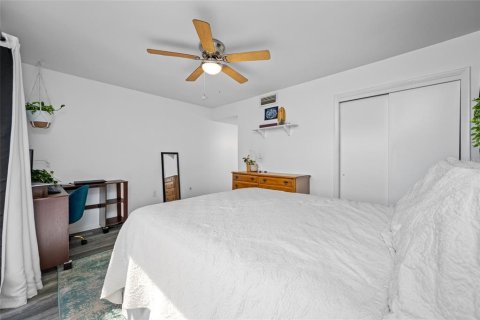 Condominio en venta en Saint Petersburg, Florida, 2 dormitorios, 90.58 m2 № 1883104 - foto 28