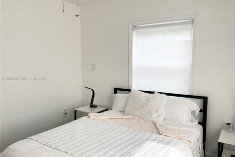 House in Miami, Florida 3 bedrooms, 98.38 sq.m. № 2035591 - photo 22