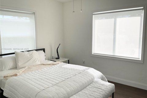 House in Miami, Florida 3 bedrooms, 98.38 sq.m. № 2035591 - photo 20