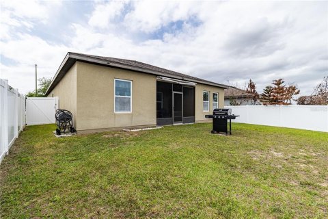 House in Haines City, Florida 3 bedrooms, 167.41 sq.m. № 2220591 - photo 30