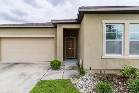 House in Haines City, Florida 3 bedrooms, 167.41 sq.m. № 2220591 - photo 3