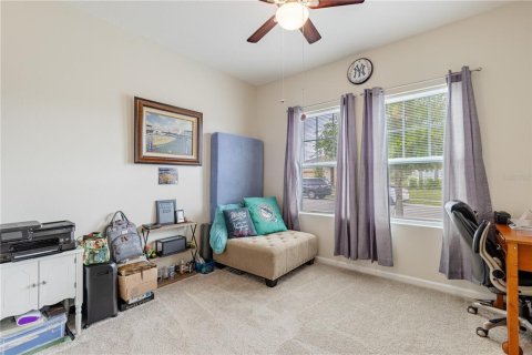 House in Haines City, Florida 3 bedrooms, 167.41 sq.m. № 2220591 - photo 5