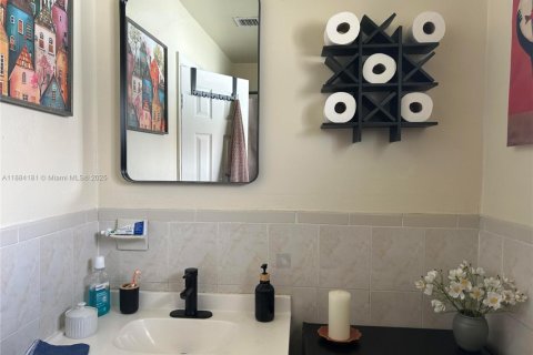 Villa ou maison à vendre à Miami, Floride: 3 chambres, 131.74 m2 № 1931454 - photo 12