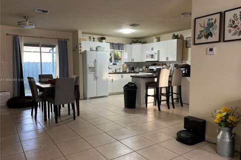Villa ou maison à vendre à Miami, Floride: 3 chambres, 131.74 m2 № 1931454 - photo 2