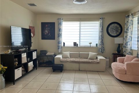 Villa ou maison à vendre à Miami, Floride: 3 chambres, 131.74 m2 № 1931454 - photo 7