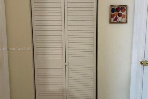 Villa ou maison à vendre à Miami, Floride: 3 chambres, 131.74 m2 № 1931454 - photo 6