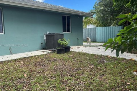 Villa ou maison à vendre à Miami, Floride: 3 chambres, 131.74 m2 № 1931454 - photo 22