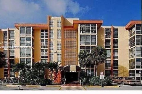 Copropriété à louer à Sunny Isles Beach, Floride: 2 chambres, 87.33 m2 № 1997222 - photo 23