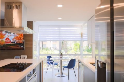 Copropriété à louer à Sunny Isles Beach, Floride: 2 chambres, 87.33 m2 № 1997222 - photo 12