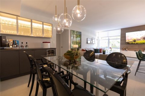 Copropriété à louer à Sunny Isles Beach, Floride: 2 chambres, 87.33 m2 № 1997222 - photo 8