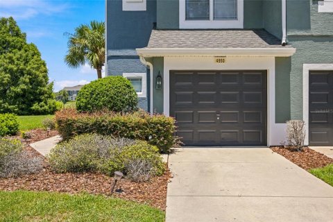 Townhouse in Ocala, Florida 3 bedrooms, 143.26 sq.m. № 2238090 - photo 3