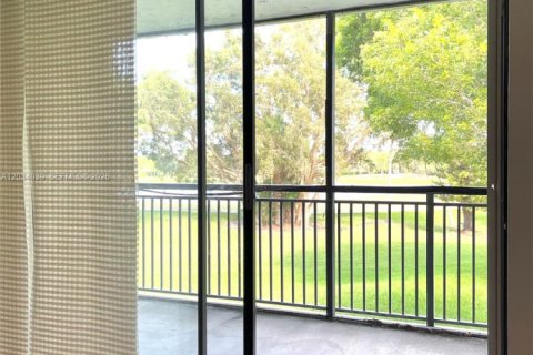 Condominio en venta en Weston, Florida, 2 dormitorios, 120.03 m2 № 2083952 - foto 10