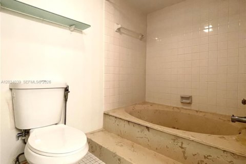 Condominio en venta en Weston, Florida, 2 dormitorios, 120.03 m2 № 2083952 - foto 15