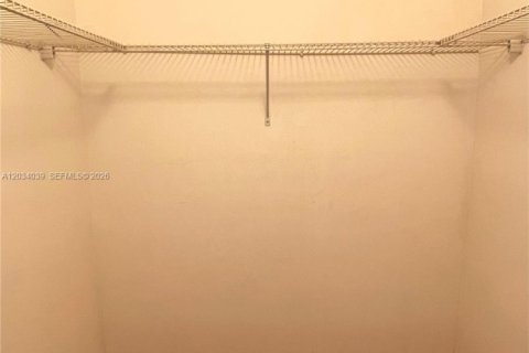 Condominio en venta en Weston, Florida, 2 dormitorios, 120.03 m2 № 2083952 - foto 18