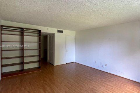 Condominio en venta en Weston, Florida, 2 dormitorios, 120.03 m2 № 2083952 - foto 12