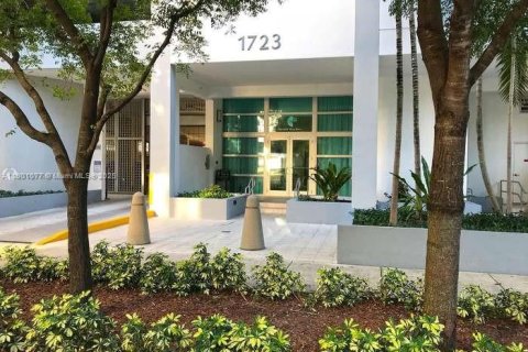 Copropriété à vendre à Miami, Floride: 2 chambres, 78.6 m2 № 1697564 - photo 13