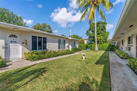Villa ou maison à louer à Fort Lauderdale, Floride: 1 chambre, 151.99 m2 № 2423023 - photo 6