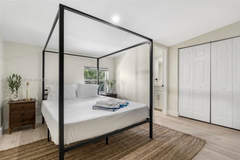 Villa ou maison à louer à Fort Lauderdale, Floride: 1 chambre, 151.99 m2 № 2423023 - photo 10
