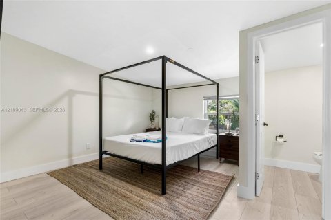 Villa ou maison à louer à Fort Lauderdale, Floride: 1 chambre, 151.99 m2 № 2423023 - photo 4