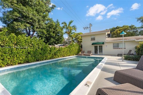Villa ou maison à louer à Fort Lauderdale, Floride: 1 chambre, 151.99 m2 № 2423023 - photo 17