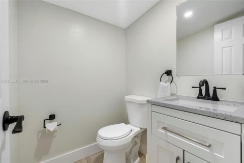 Villa ou maison à louer à Fort Lauderdale, Floride: 1 chambre, 151.99 m2 № 2423023 - photo 16