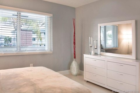 Condominio en alquiler en Pompano Beach, Florida, 2 dormitorios, 78.04 m2 № 1944454 - foto 15