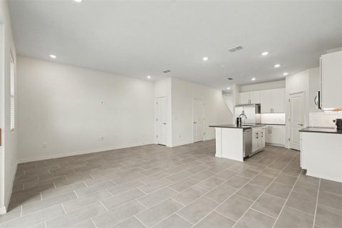 Touwnhouse à louer à San Antonio, Floride: 3 chambres, 148.83 m2 № 2310869 - photo 6