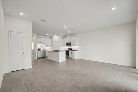Touwnhouse à louer à San Antonio, Floride: 3 chambres, 148.83 m2 № 2310869 - photo 5