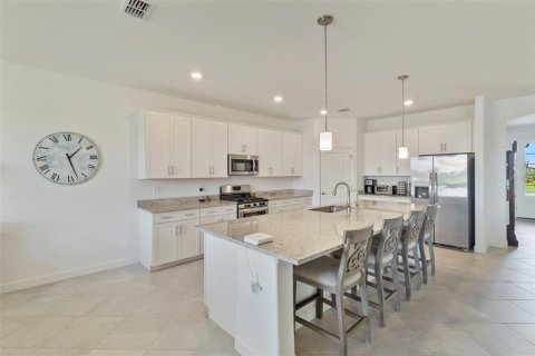 House in Bradenton, Florida 3 bedrooms, 226.59 sq.m. № 1827835 - photo 14