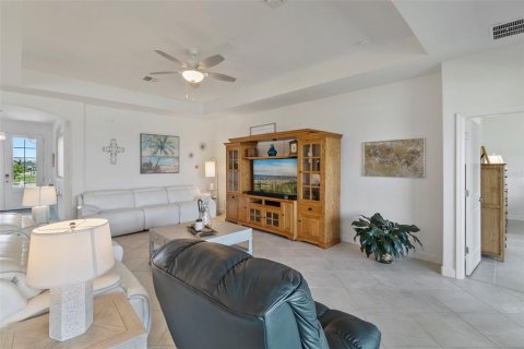 House in Bradenton, Florida 3 bedrooms, 226.59 sq.m. № 1827835 - photo 10