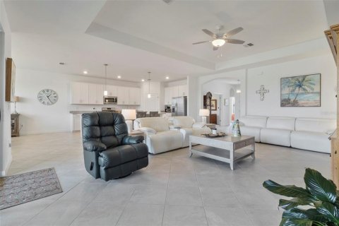 House in Bradenton, Florida 3 bedrooms, 226.59 sq.m. № 1827835 - photo 11